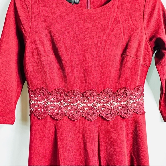 NWT Homeyee Women’s Maroon Half Sleeve Flowy Dress Sz Med. with Zippered Closure - Picture 2 of 6